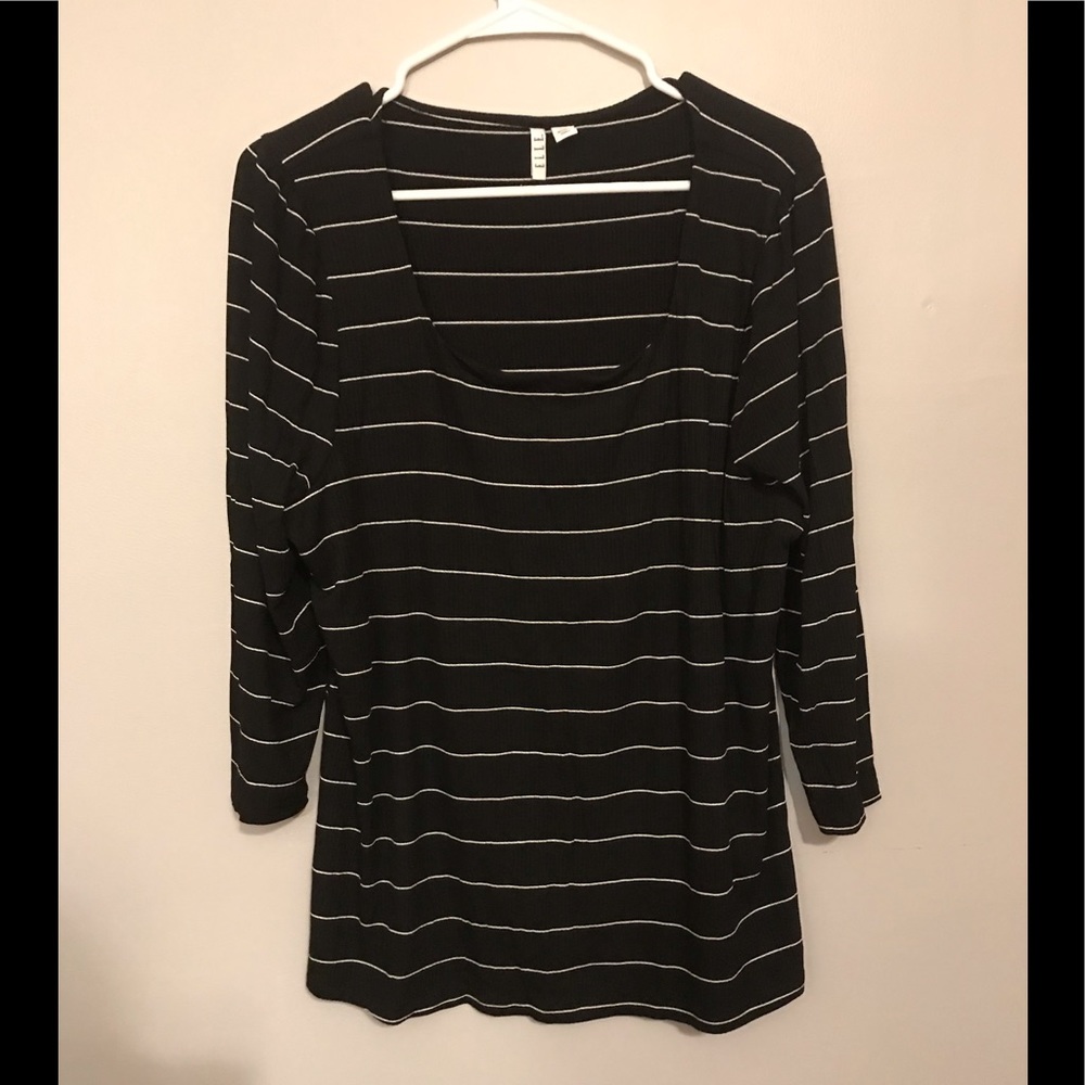 ELLE BLACK WHITE SWEATER